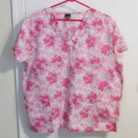 Pink Heart Pattern Womens Scrub Top Large Work& Wear Valentine - Picture 1 of 6